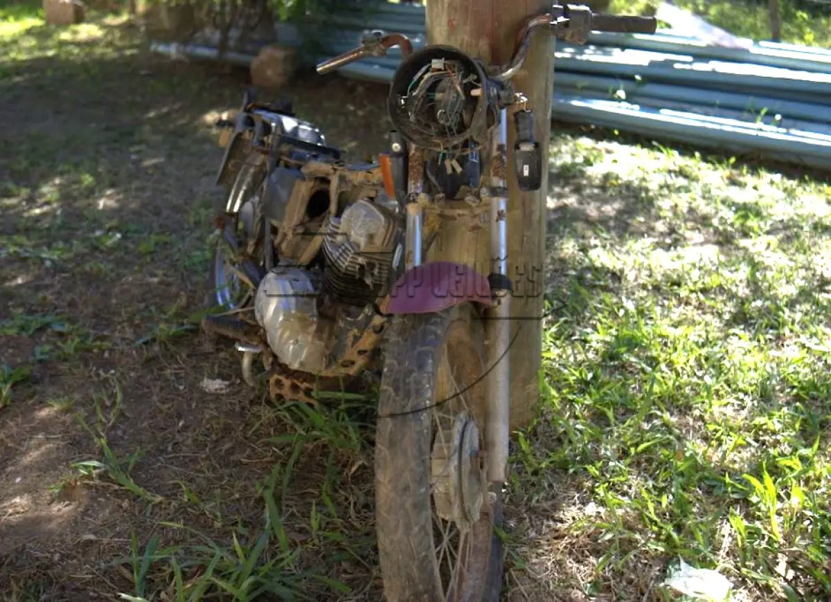 LOTE 017 - Moto - sucata