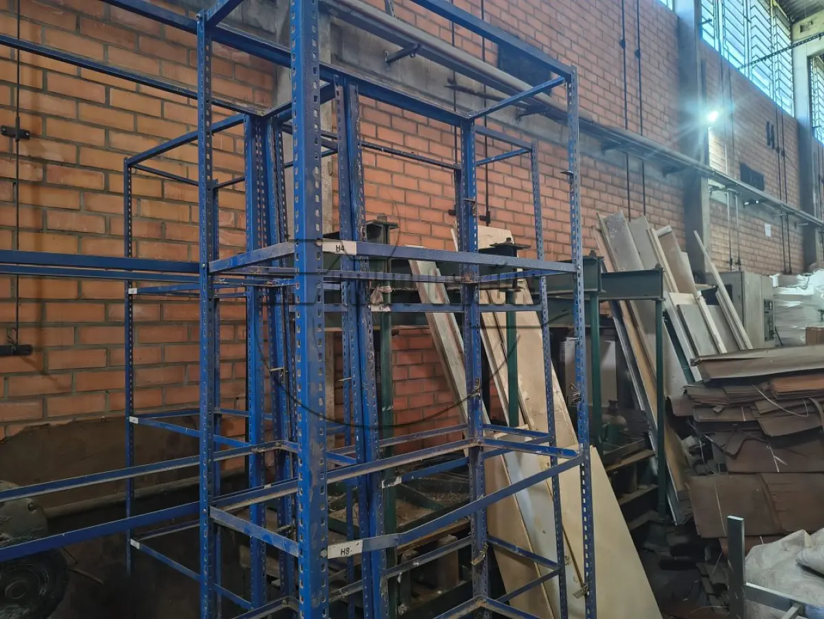 LOTE 003 - Bens móveis diversos - RECOLHIDOS À SEDE DO LEILOEIRO