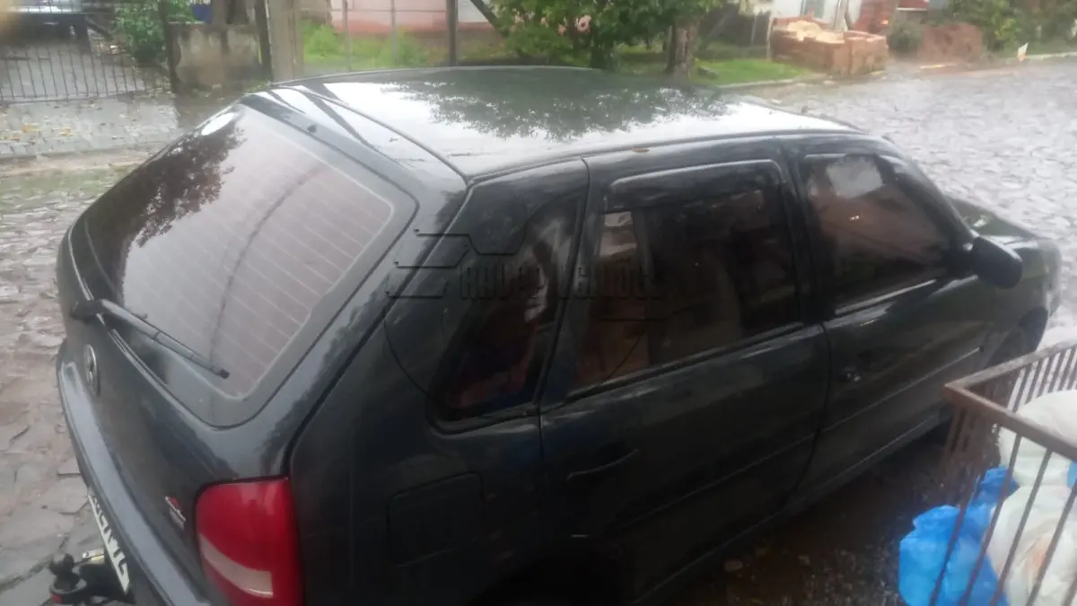LOTE 001 - 02ª DATA | Veículo Gol 16v Plus, ano/mod 2001, veículo na posse do executado, na cidade de Taquara/RS
