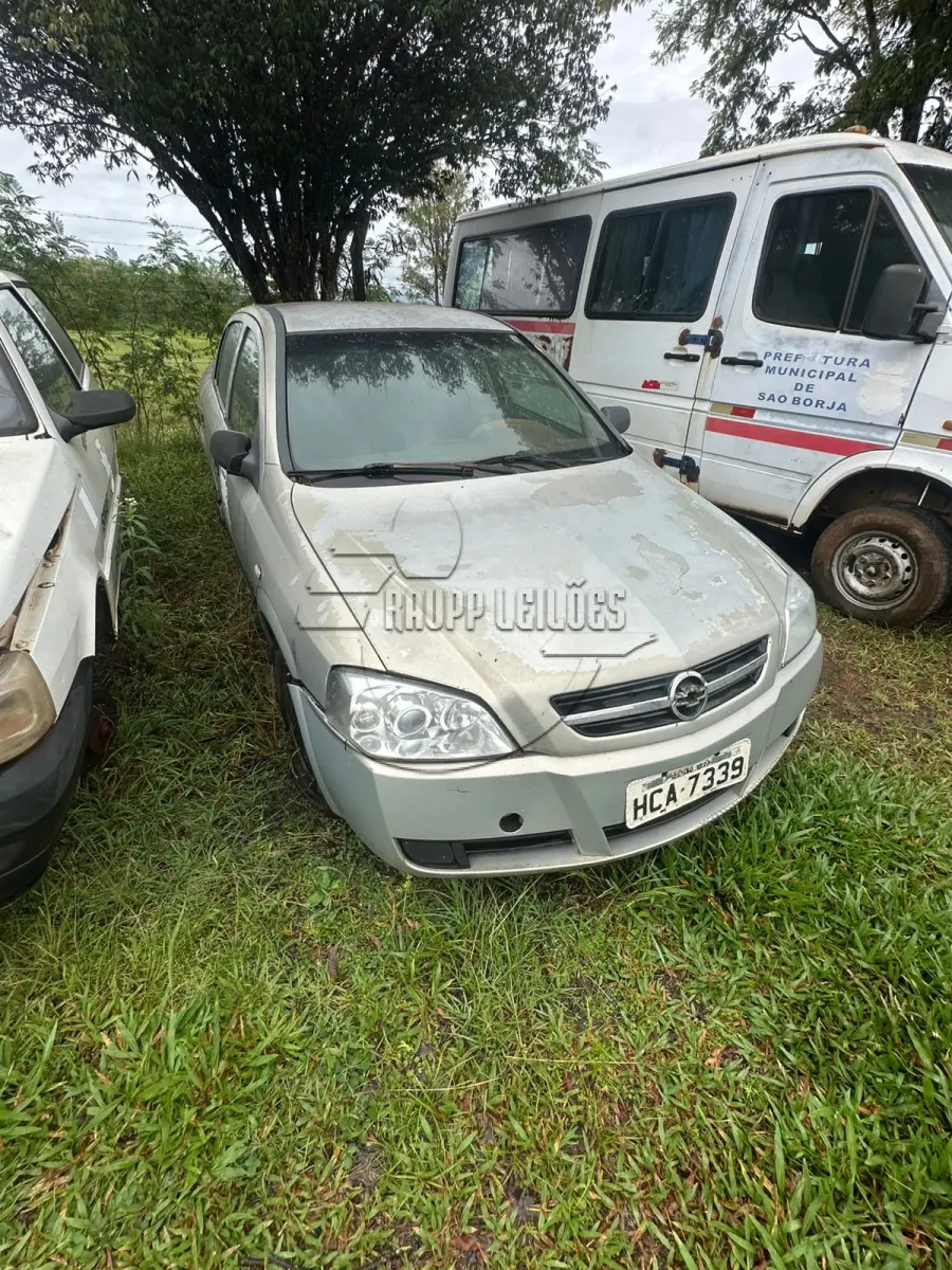 LOTE 014 - Veículo tipo automóvel, marca GM, modelo Astra Sedan Confort, ano/modelo de fabricação 2004/2005