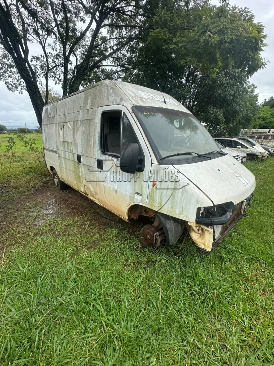 LOTE 017 - Veículo tipo Furgão, marca Peugeout, modelo Boxer F350LH HDI, ano de fabricação 2008