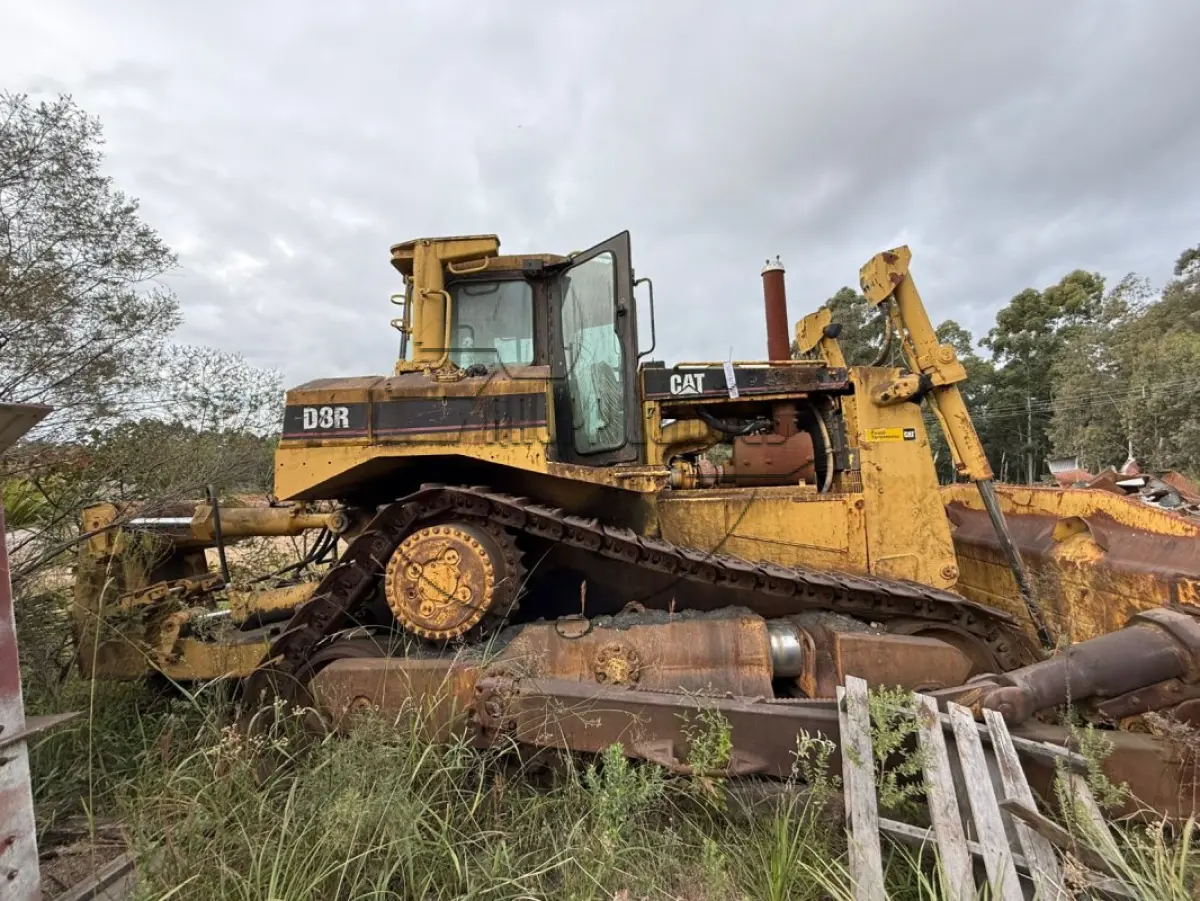LOTE 022 - (Unidade de CANDIOTA/RS) Trator de Esteira Caterpillar, mod. D8R