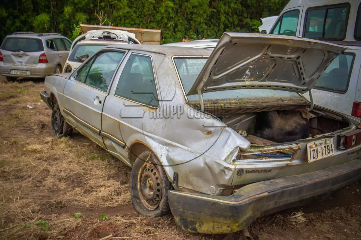 LOTE 013 - Veículo Volkswagen SANTANA CL, ano/mod 1988/1988