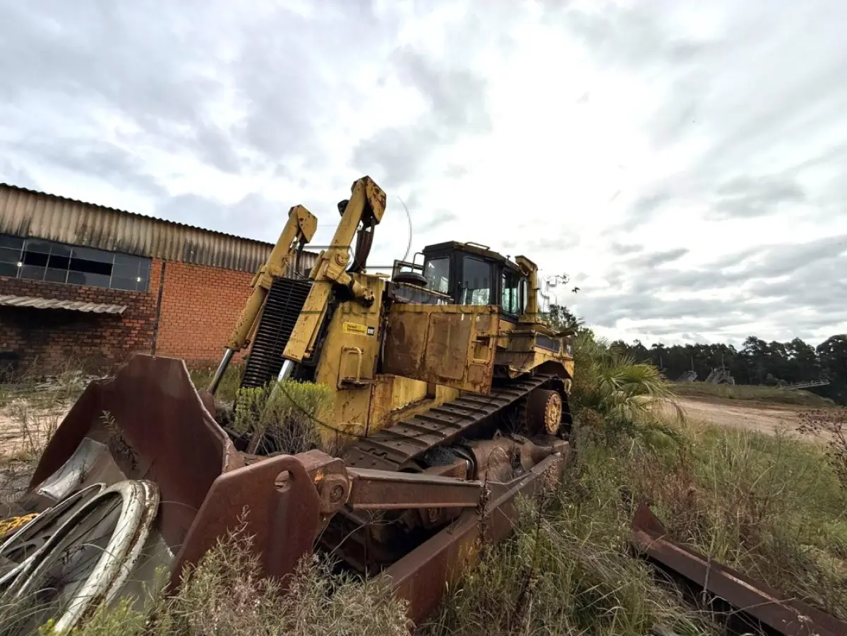LOTE 022 - (Unidade de CANDIOTA/RS) Trator de Esteira Caterpillar, mod. D8R