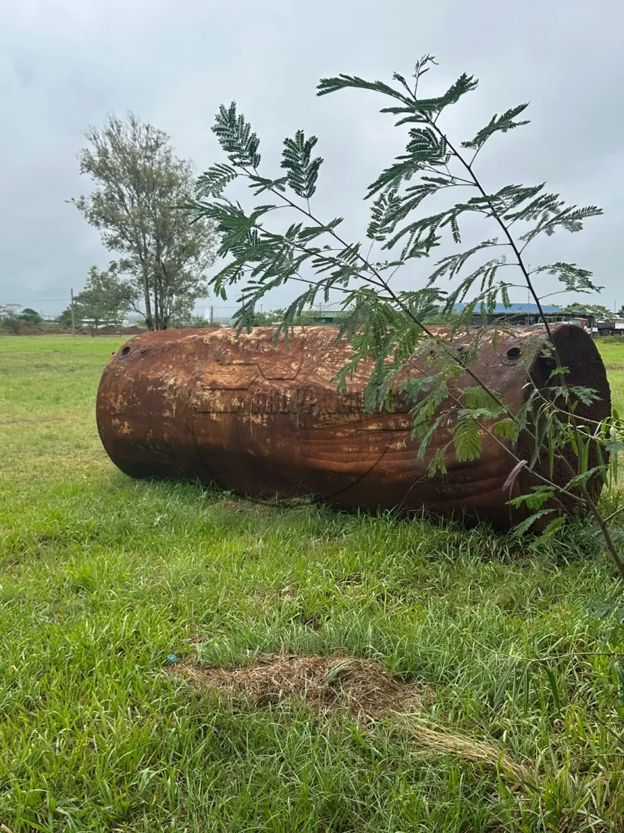 LOTE 027 - Um tonel usado com diesel