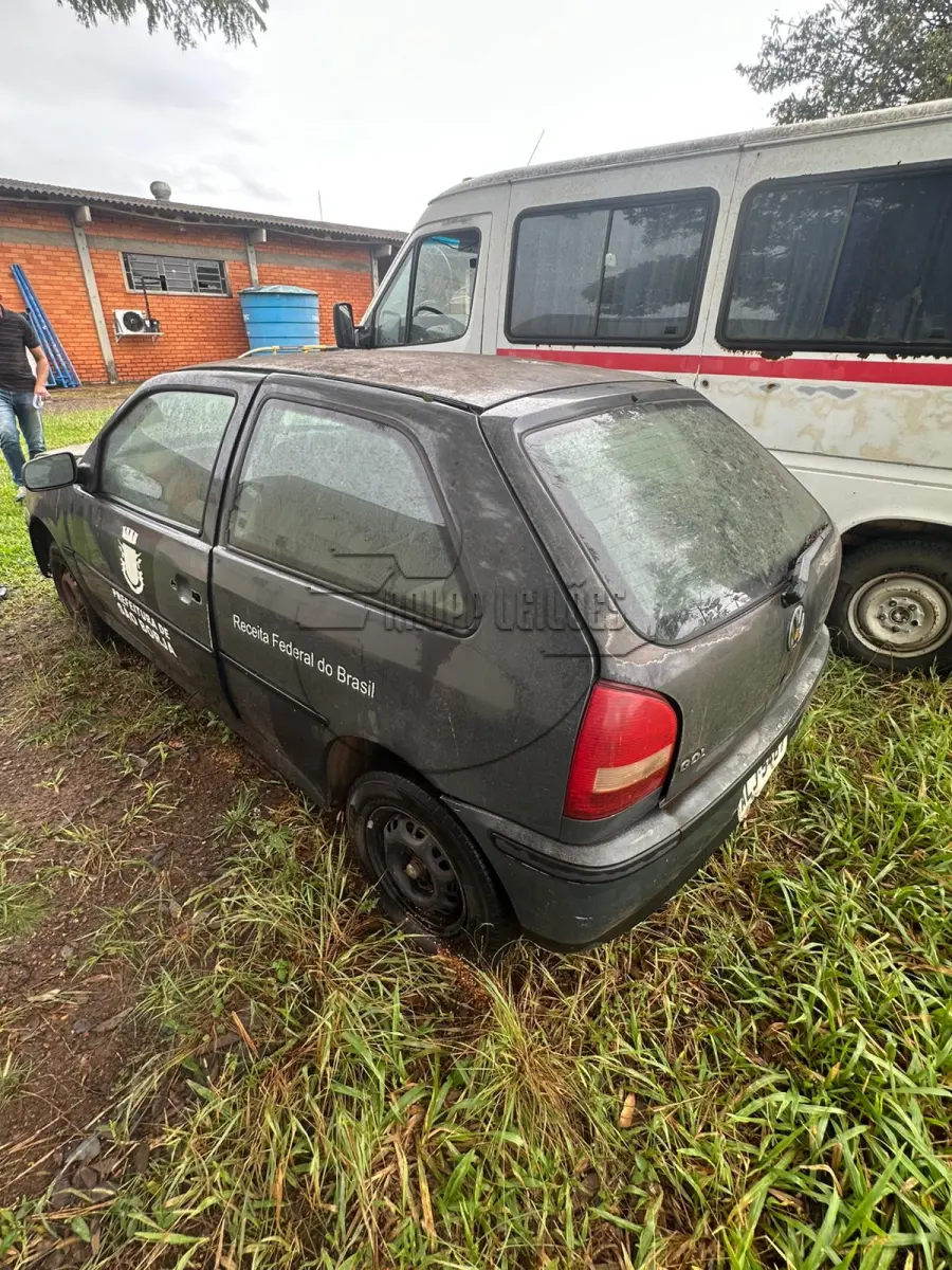 LOTE 016 - Veículo tipo automóvel, marca VW, modelo Gol 10, ano/modelo de fabricação 2003/2004, placas ALJ5467