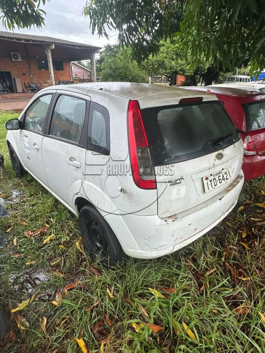 LOTE 011 - Veículo tipo automóvel, marca Ford, modelo Fiesta 1.6, ano/modelo de fabricação 2012/13