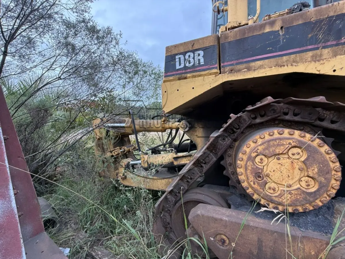 LOTE 022 - (Unidade de CANDIOTA/RS) Trator de Esteira Caterpillar, mod. D8R