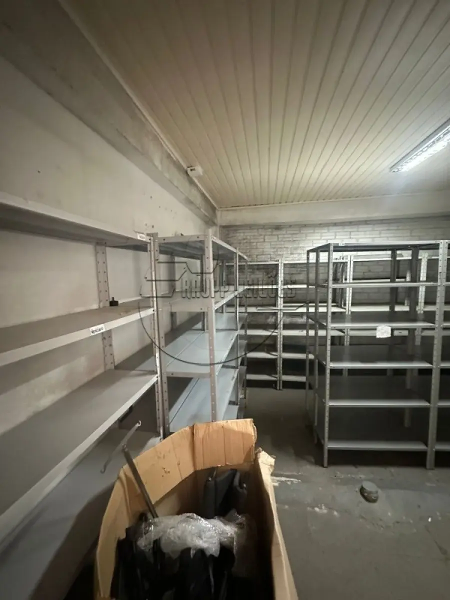 LOTE 007 - Mobiliários diversos