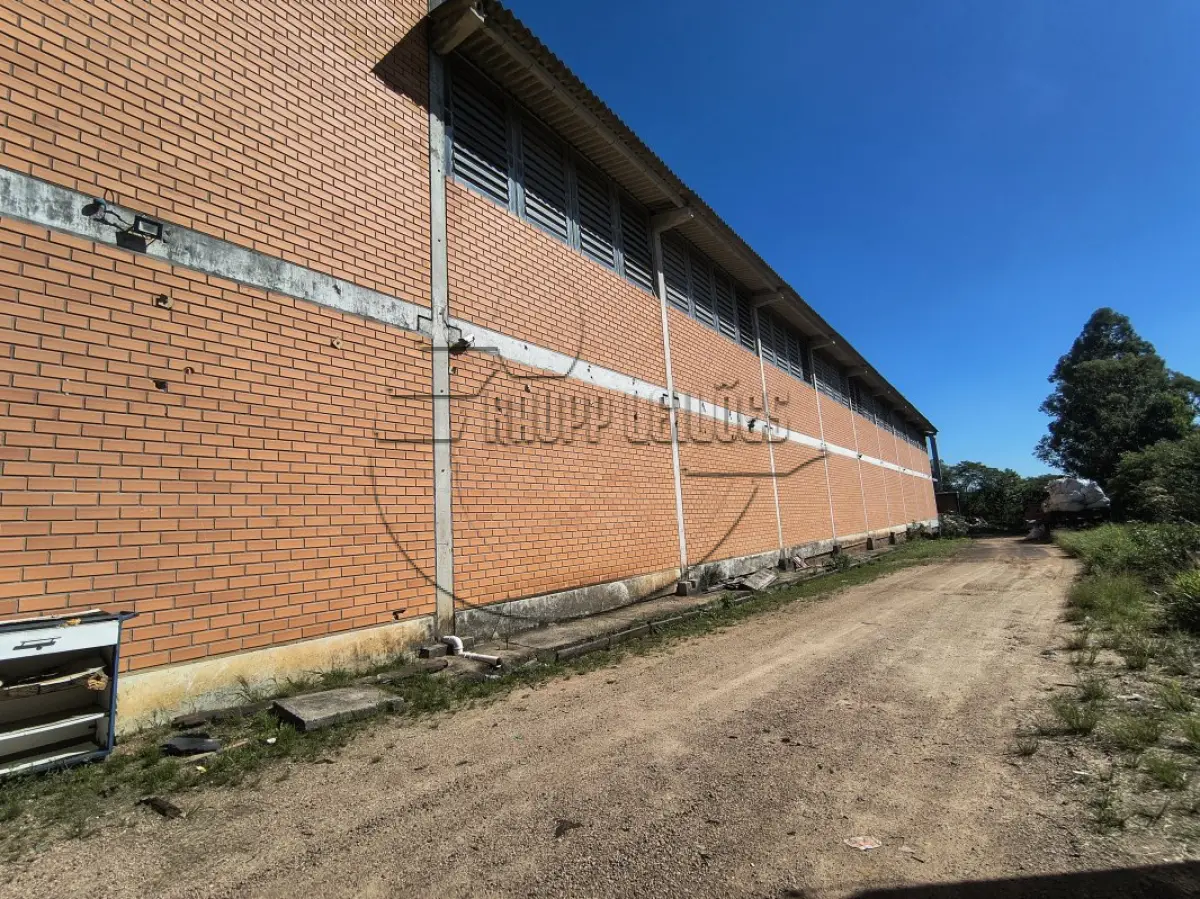 LOTE 001 - (ALVORADA/RS) Um pavilhão comercial c/ aprox. 4.000,00m², na Av. Pres. Getúlio Vargas