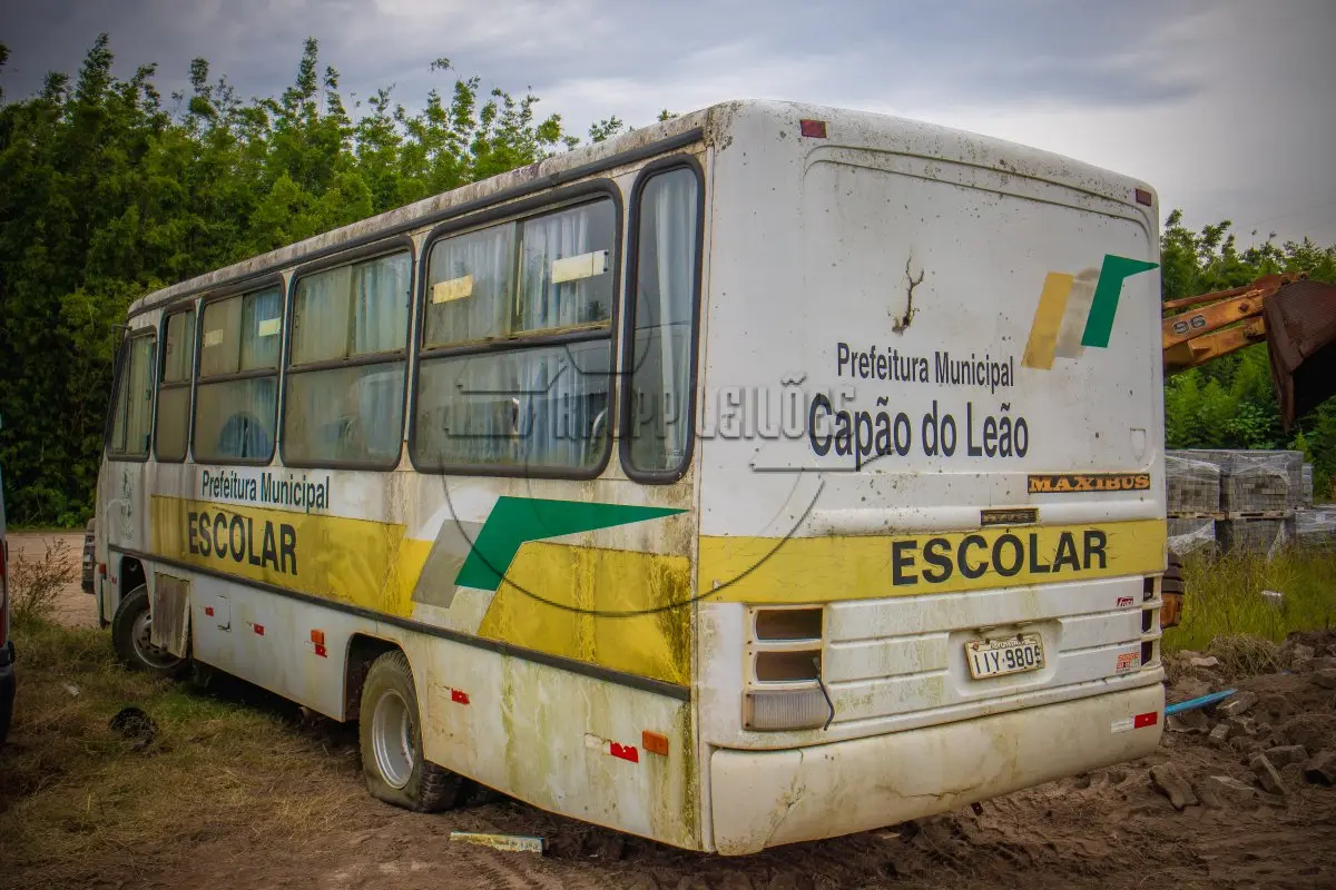 LOTE 012 - Micro-ônibus AGRALE MAXIBUS MCO75, ano/mod 1999/1999