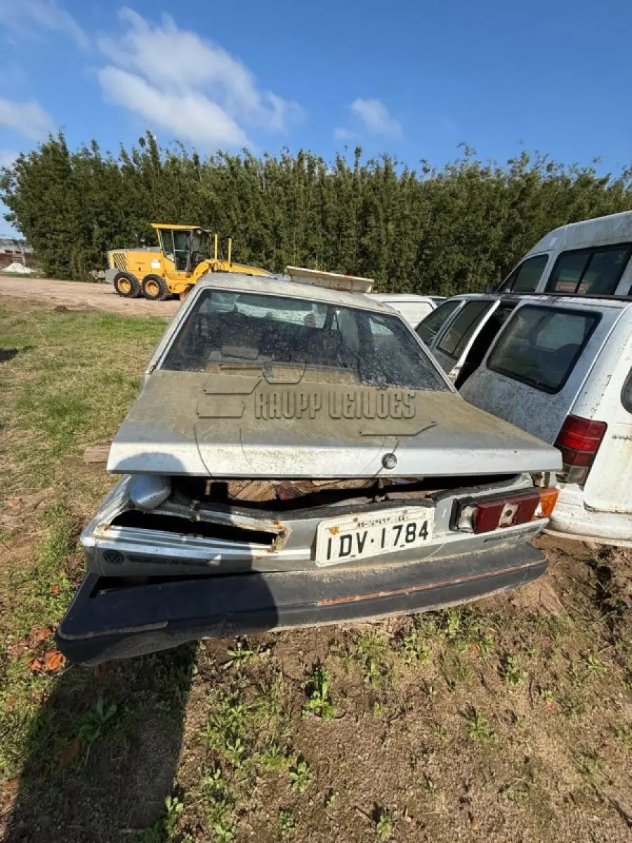 LOTE 013 - Veículo Volkswagen SANTANA CL, ano/mod 1988/1988