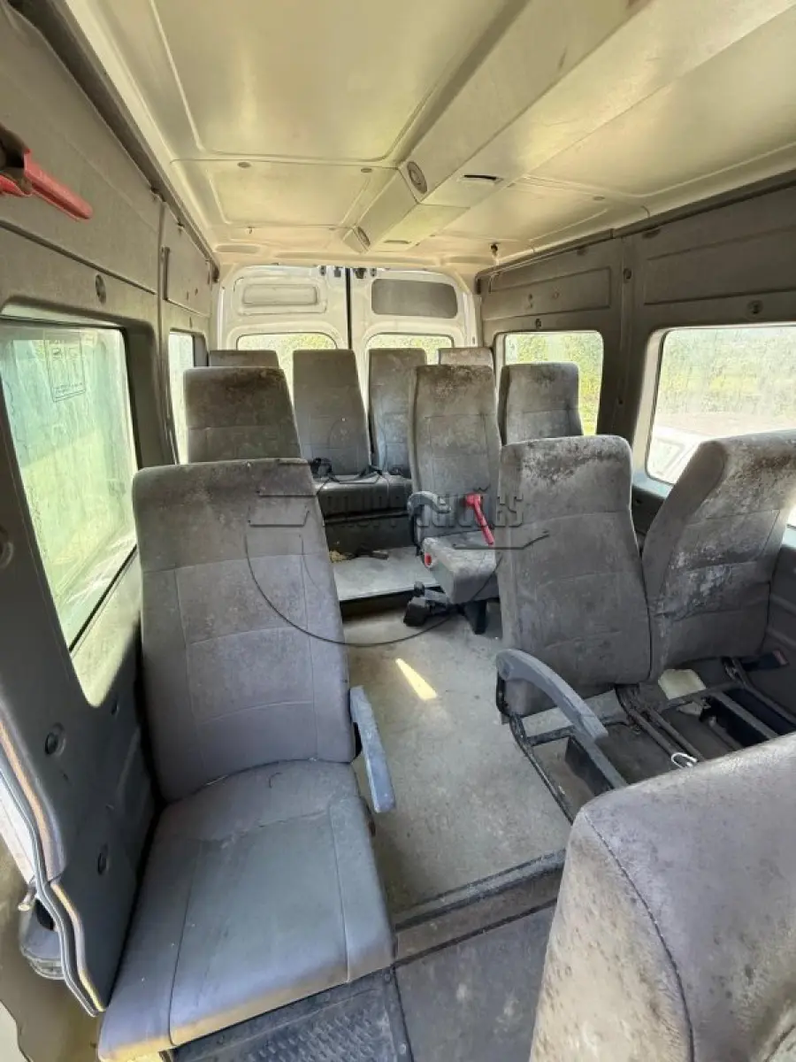 LOTE 011 - Veículo RENAULT MASTER EUROLAF P, ano/ mod 2012/2013