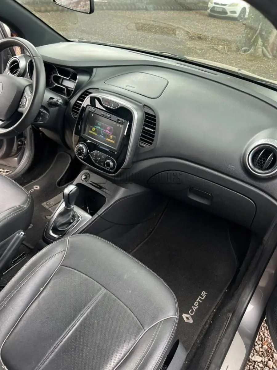 LOTE 001 - Um veículo RENAULT/CAPTUR 16 BOSE, ano/mod 2020/2021