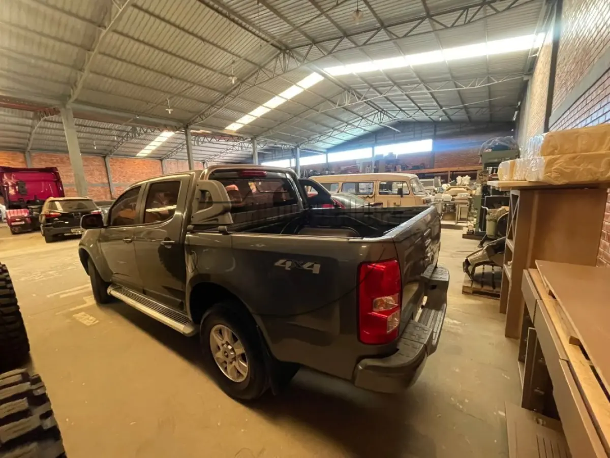 LOTE 002 - Veículo CHEVROLET/S10 LT DD4, ano/mod 2012/2013