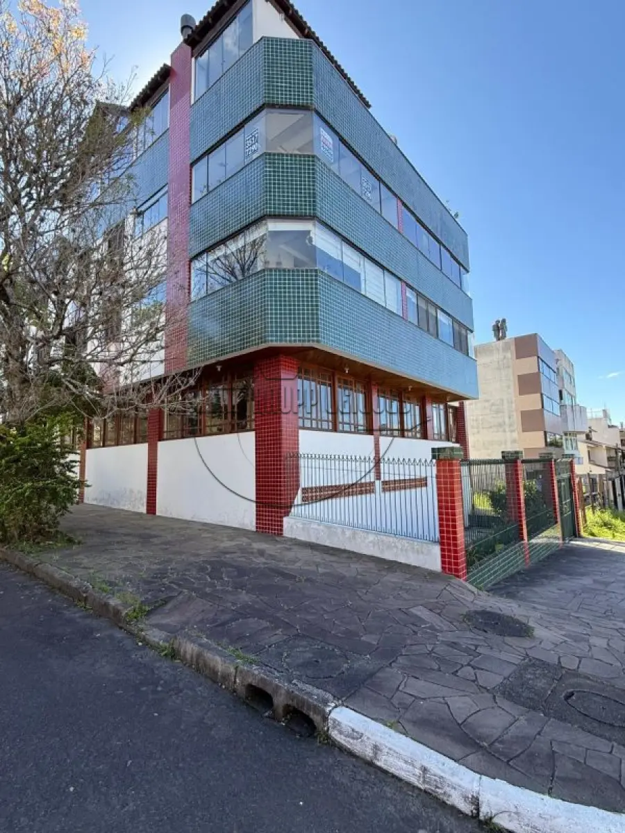 LOTE 001 - **(PORTO ALEGRE/RS) O apto 302 do edifício na Rua João Carlos Bertussi, c/ 242,93m², no Bairro Jardim Itu