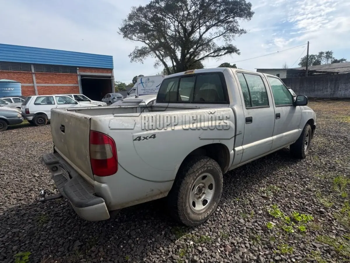 LOTE 001 - Veículo GM/S10 2.8 D 4X4, ano/mod 2001