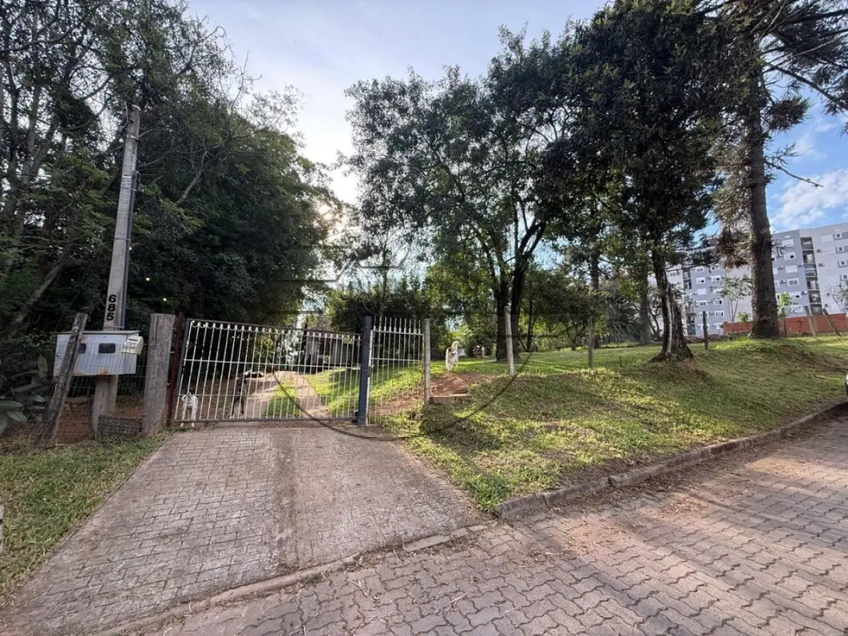 LOTE 008 - (SÃO LEOPOLDO/RS) Uma casa no Bairro Scharlau