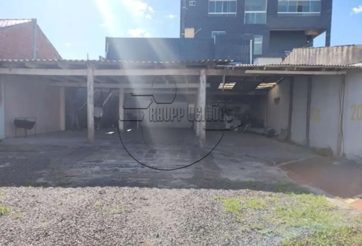 LOTE 009 - (CIDREIRA/RS) Um prédio de alvenaria