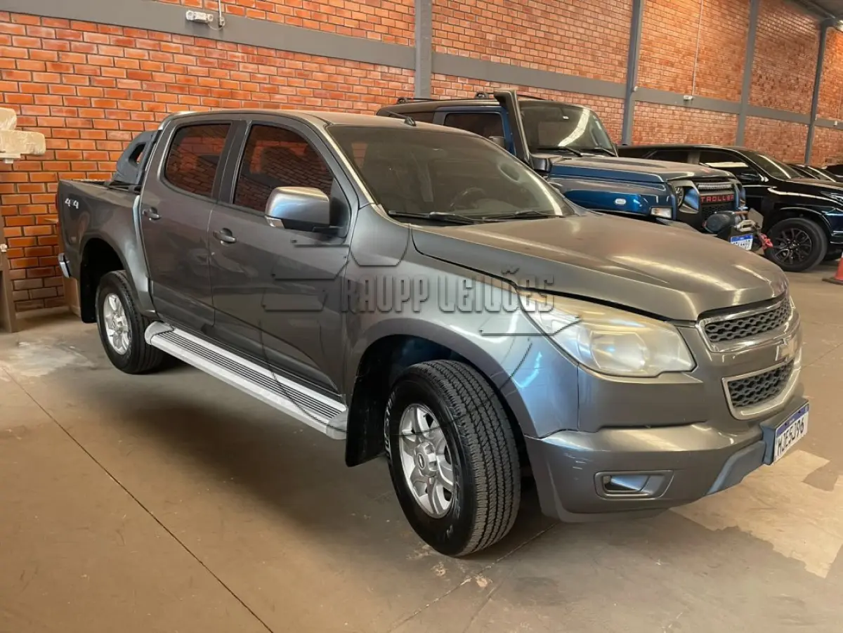 LOTE 002 - Veículo CHEVROLET/S10 LT DD4, ano/mod 2012/2013