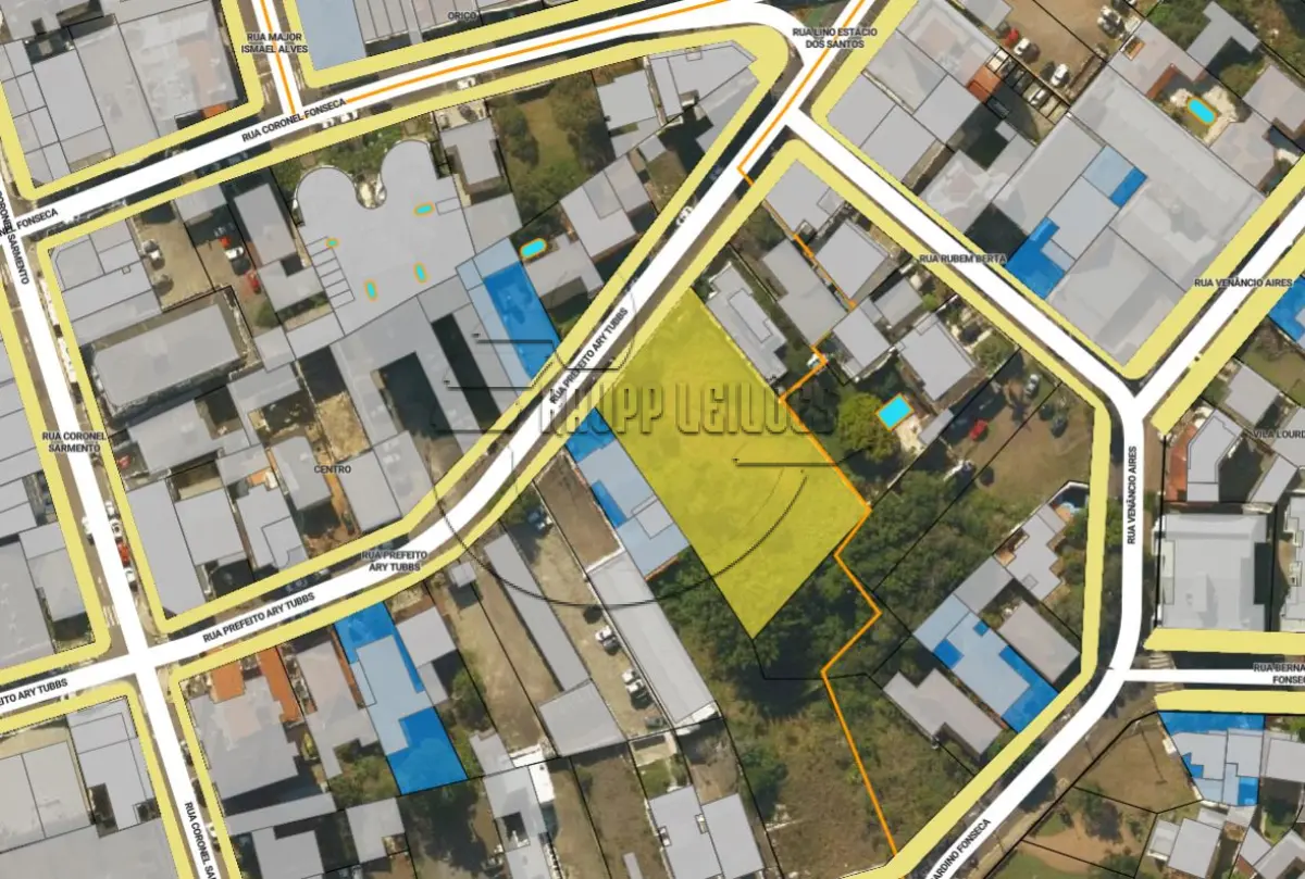 LOTE 003 - **(GRAVATAÍ/RS) Terreno c/ aprox. 2.100,00m², no Bairro Centro