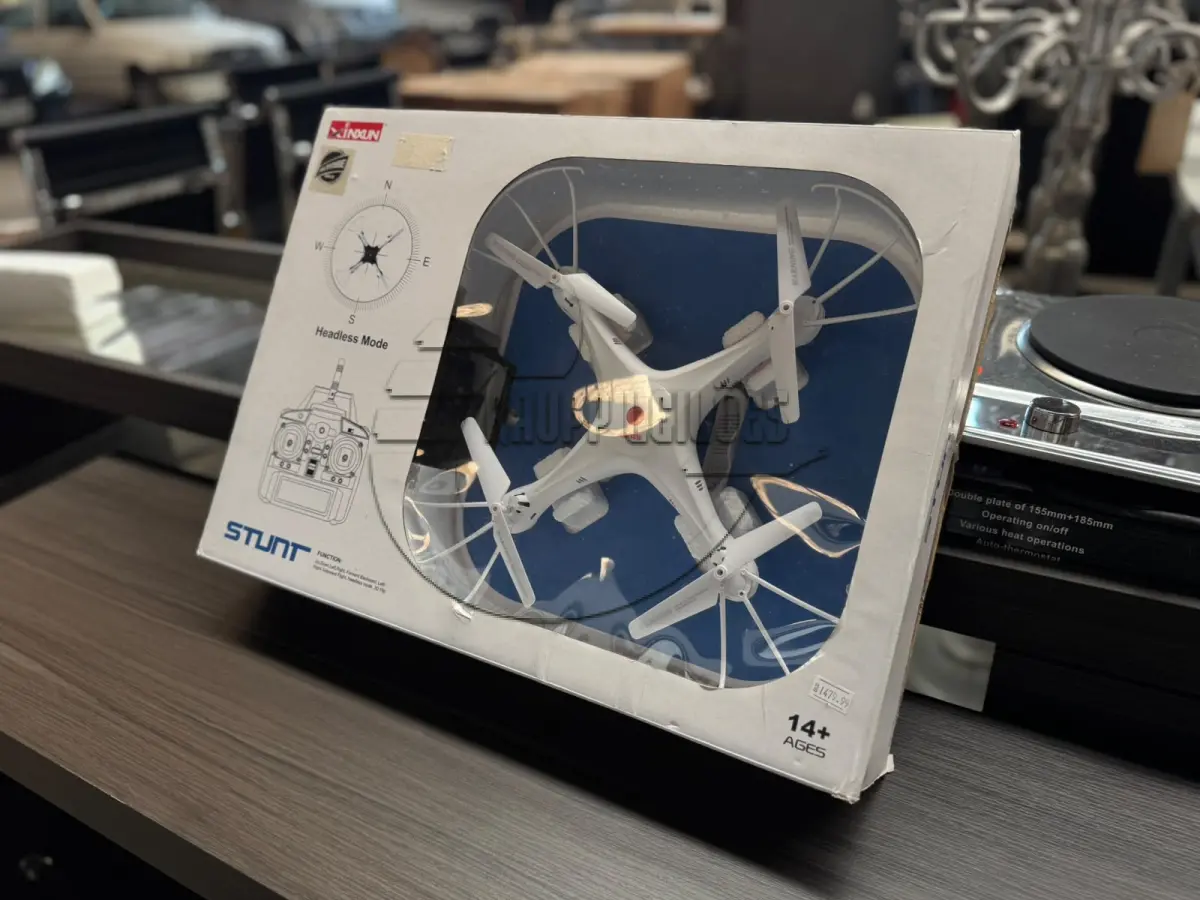 LOTE 019 - Drone Xinxun Stunt 2.4 GHz – giroscópio de 6 eixos
