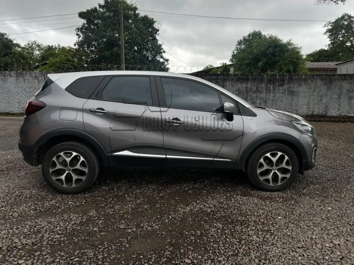 LOTE 001 - Um veículo RENAULT/CAPTUR 16 BOSE, ano/mod 2020/2021