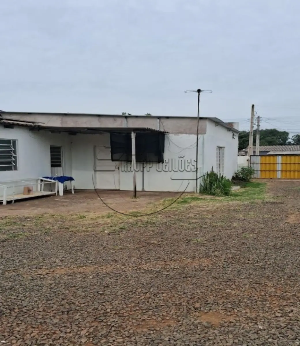 LOTE 010 - (SÃO BORJA/RS) Um terreno de 826,00m², c/ diversas benfeitorias, no Bairro Passo