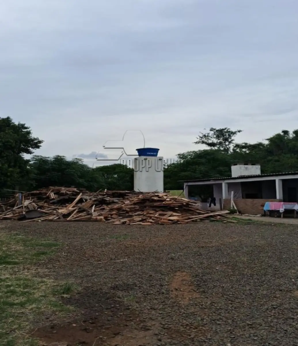 LOTE 010 - (SÃO BORJA/RS) Um terreno de 826,00m², c/ diversas benfeitorias, no Bairro Passo