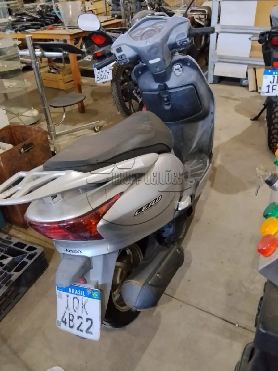 LOTE 017 - Uma motocicleta Honda/Lead 110, ano/mod. 2009/2010