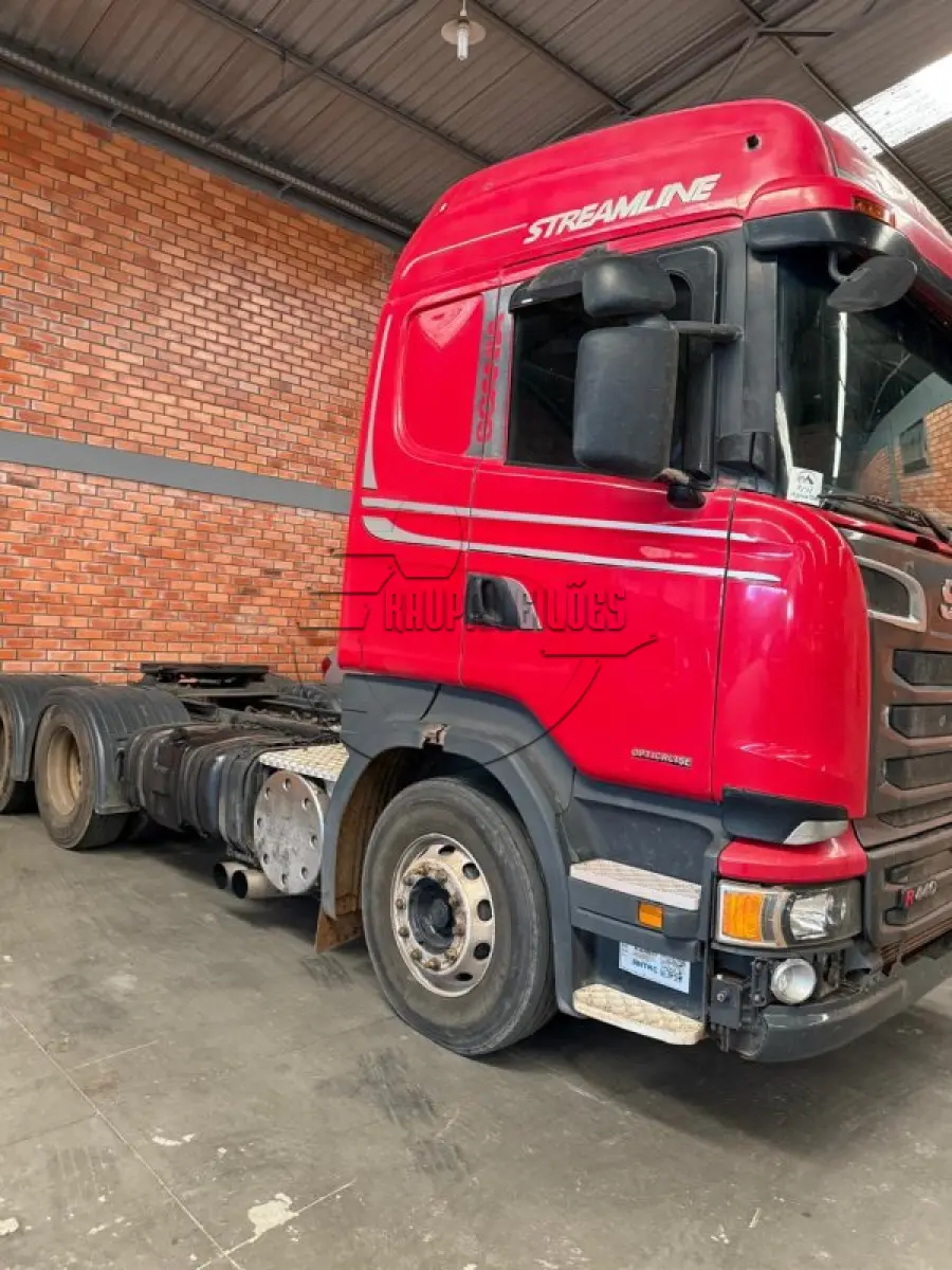 LOTE 001 - Caminhão SCANIA R 440 A6X2, ano/mod. 2014