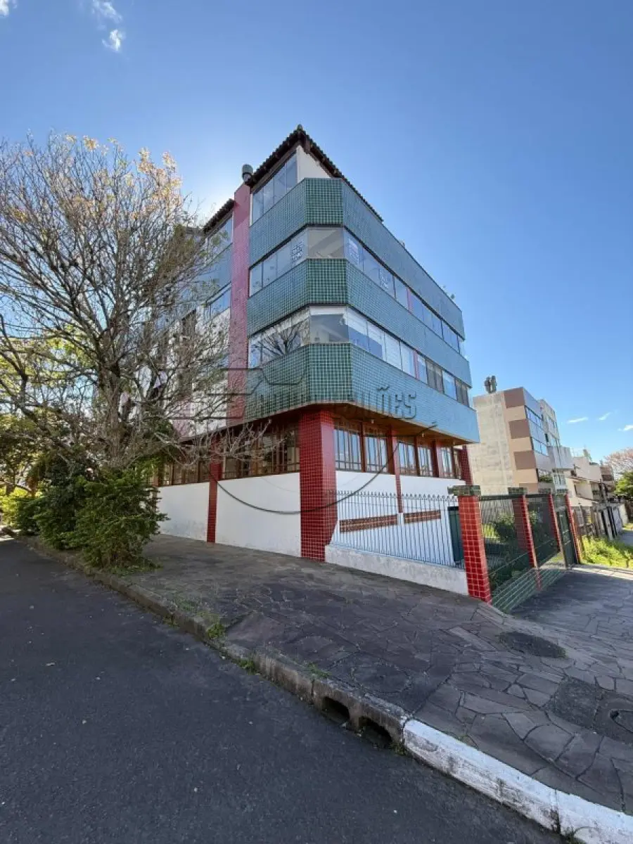 LOTE 001 - **(PORTO ALEGRE/RS) O apto 302 do edifício na Rua João Carlos Bertussi, c/ 242,93m², no Bairro Jardim Itu