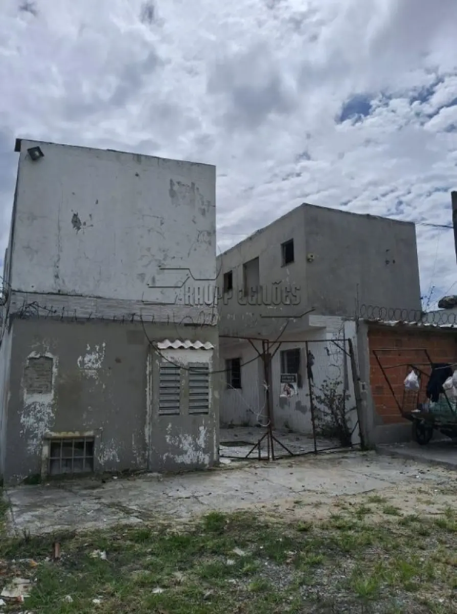 LOTE 001 - (PELOTAS/RS) Um prédio de esquina, no Bairro Fragata