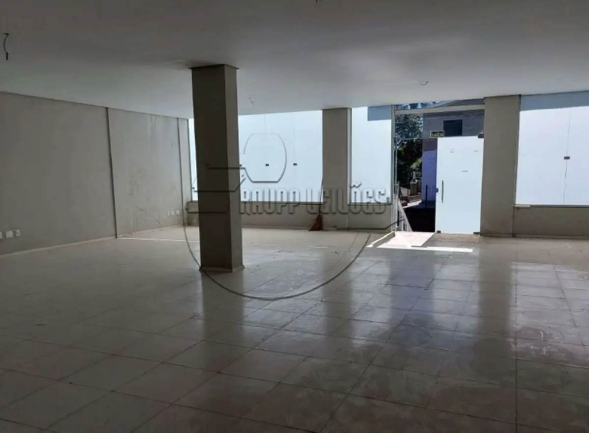 LOTE 016 - (GARIBALDI/RS) Sala comercial c/ 159,04m² + 02 vagas de estacionamento, todos do Edifício Residencial Giuseppe Garibaldi, no Bairro Ferroviário