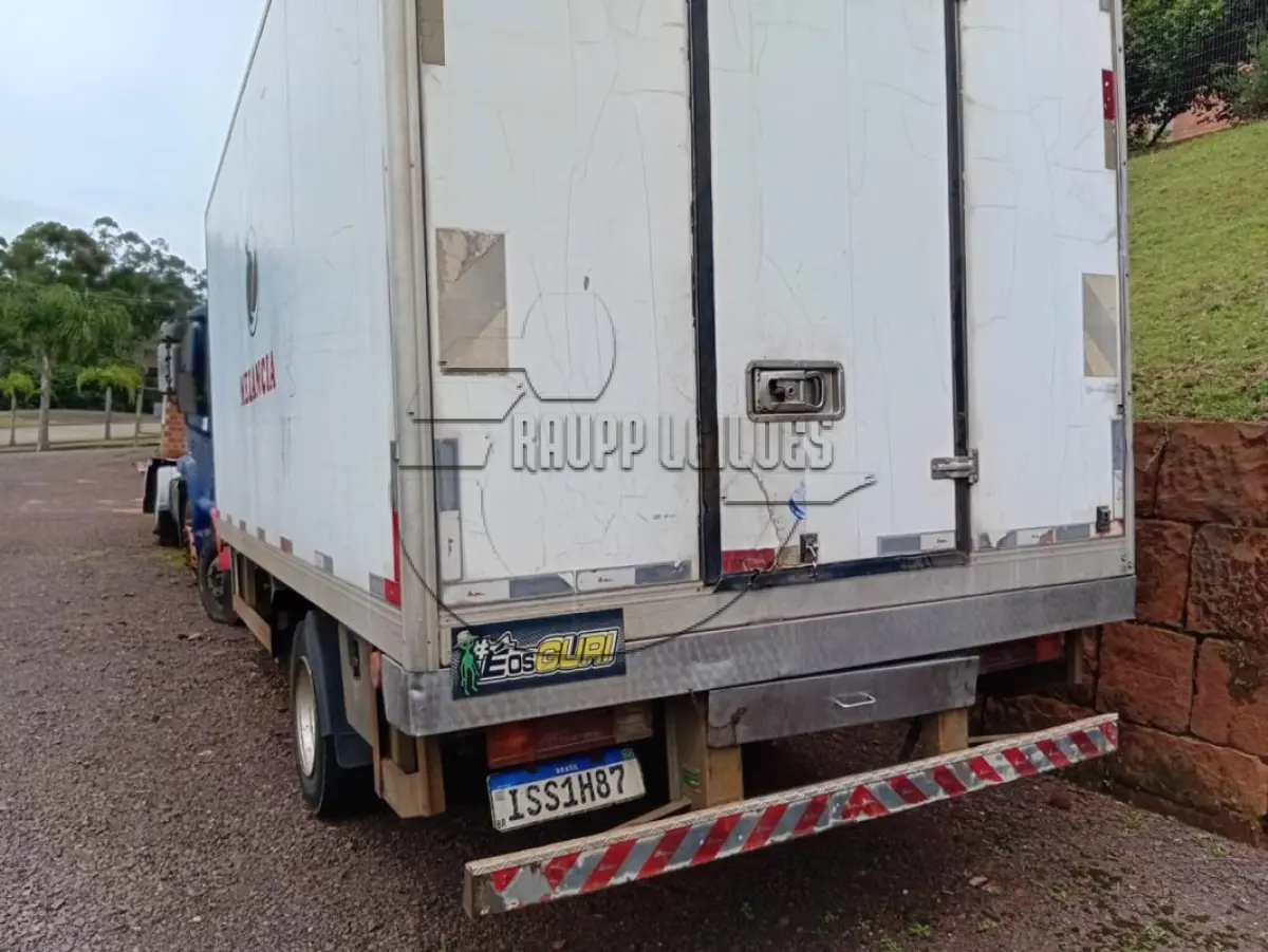 LOTE 001 - Caminhão M. BENZ 710, ano/mod. 2011