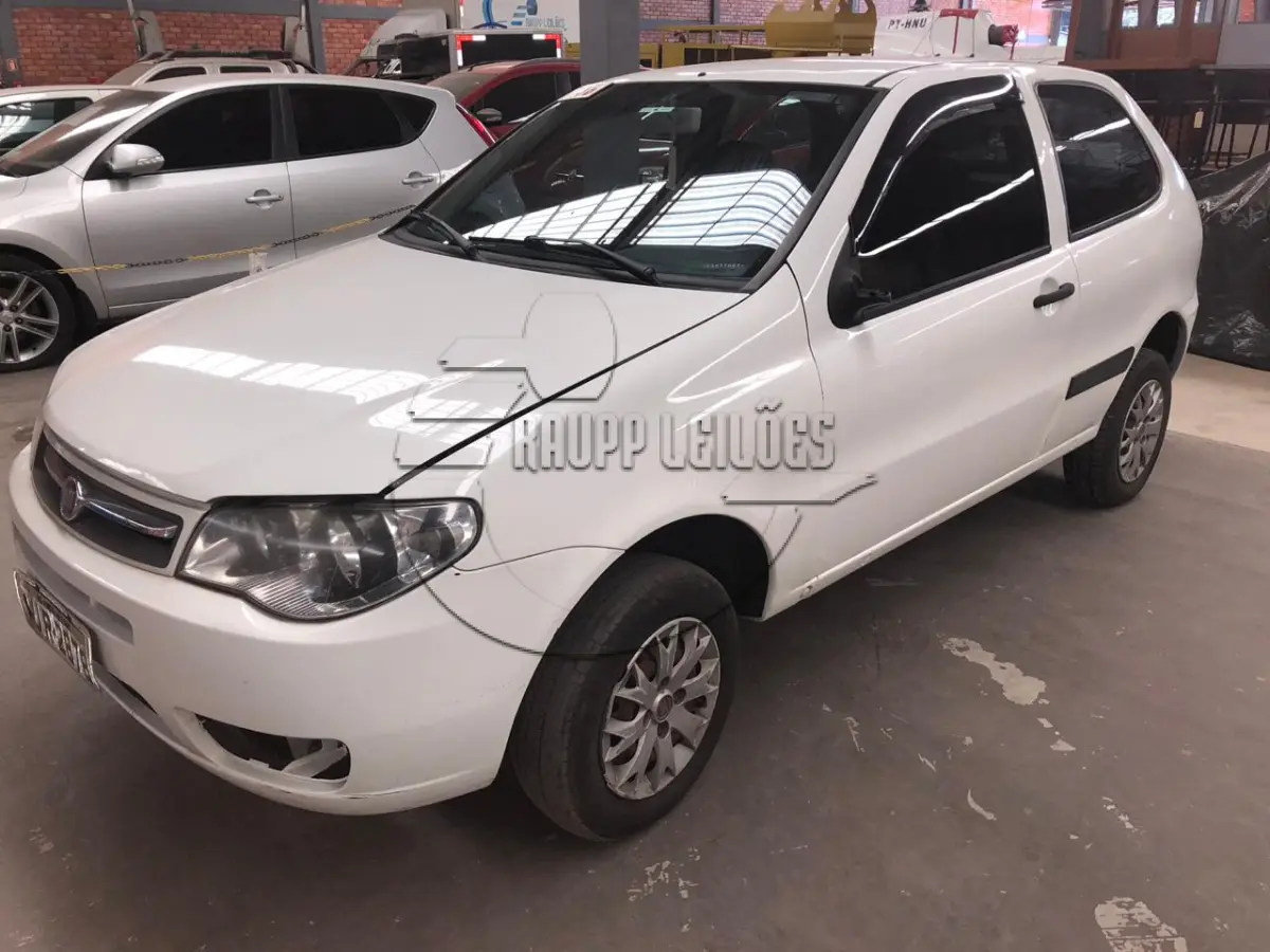 LOTE 006 - FIAT PÁLIO FIRE ECONOMY 2013/2014 - PLACA IUR-2878