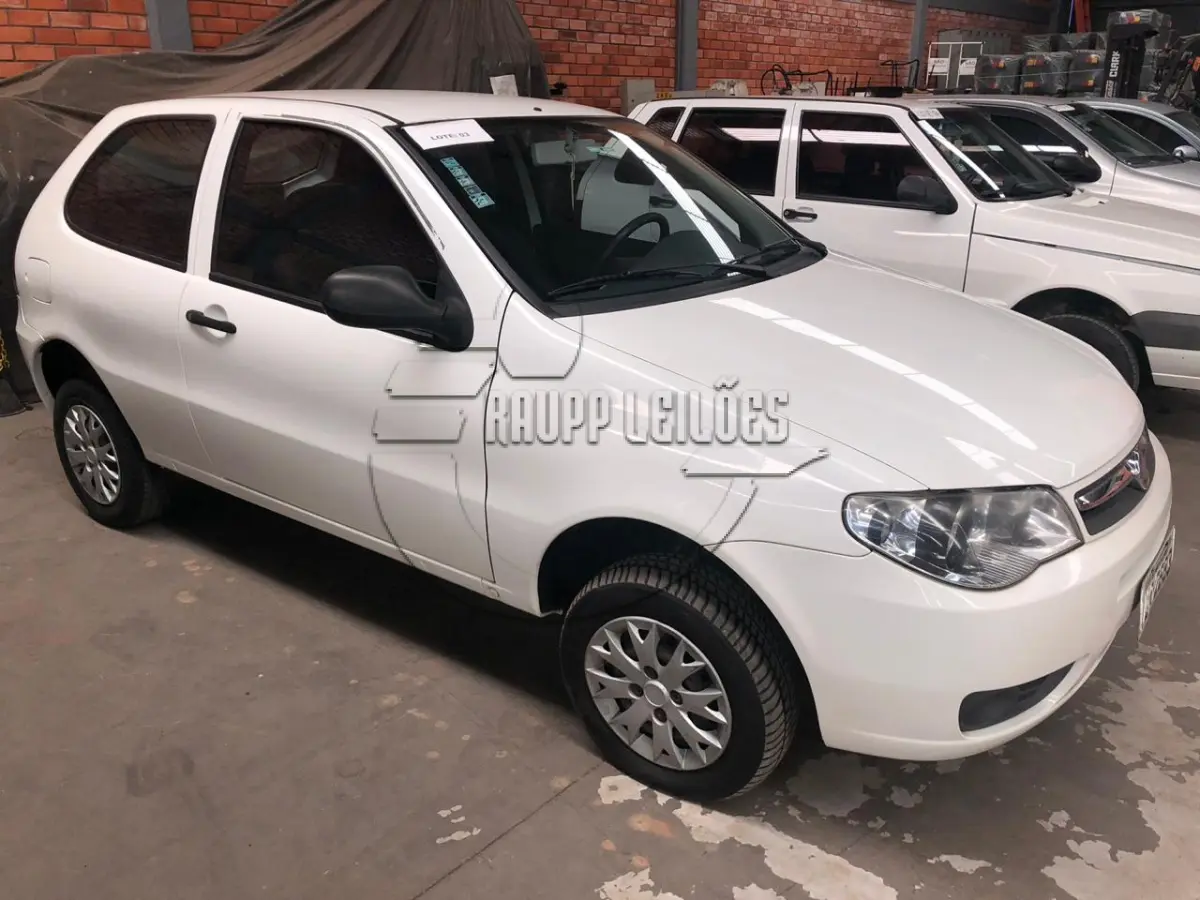 LOTE 003 - FIAT PÁLIO FIRE ECONOMY 2013/2014 - PLACA IUR-2893