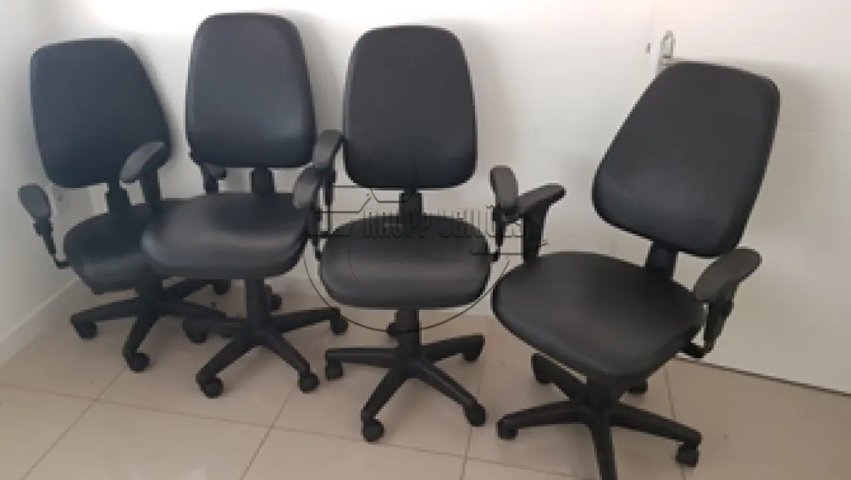 LOTE 006 - Diversos bens móveis