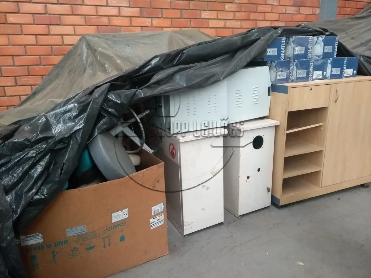 LOTE 032 - Diversos equipamentos próprios para ortodontia
