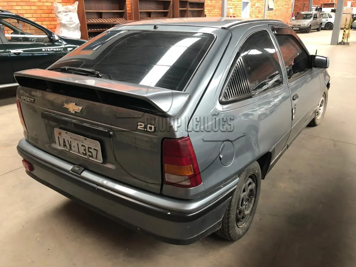 LOTE 005 - veículo GM/Kadett GS