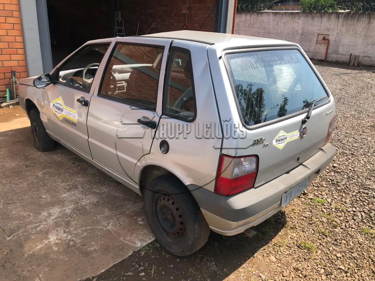 LOTE 003 - Veículo marca Fiat, modelo uno economy