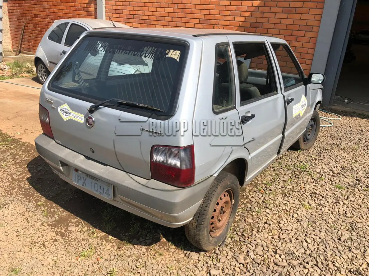LOTE 003 - Veículo marca Fiat, modelo uno economy