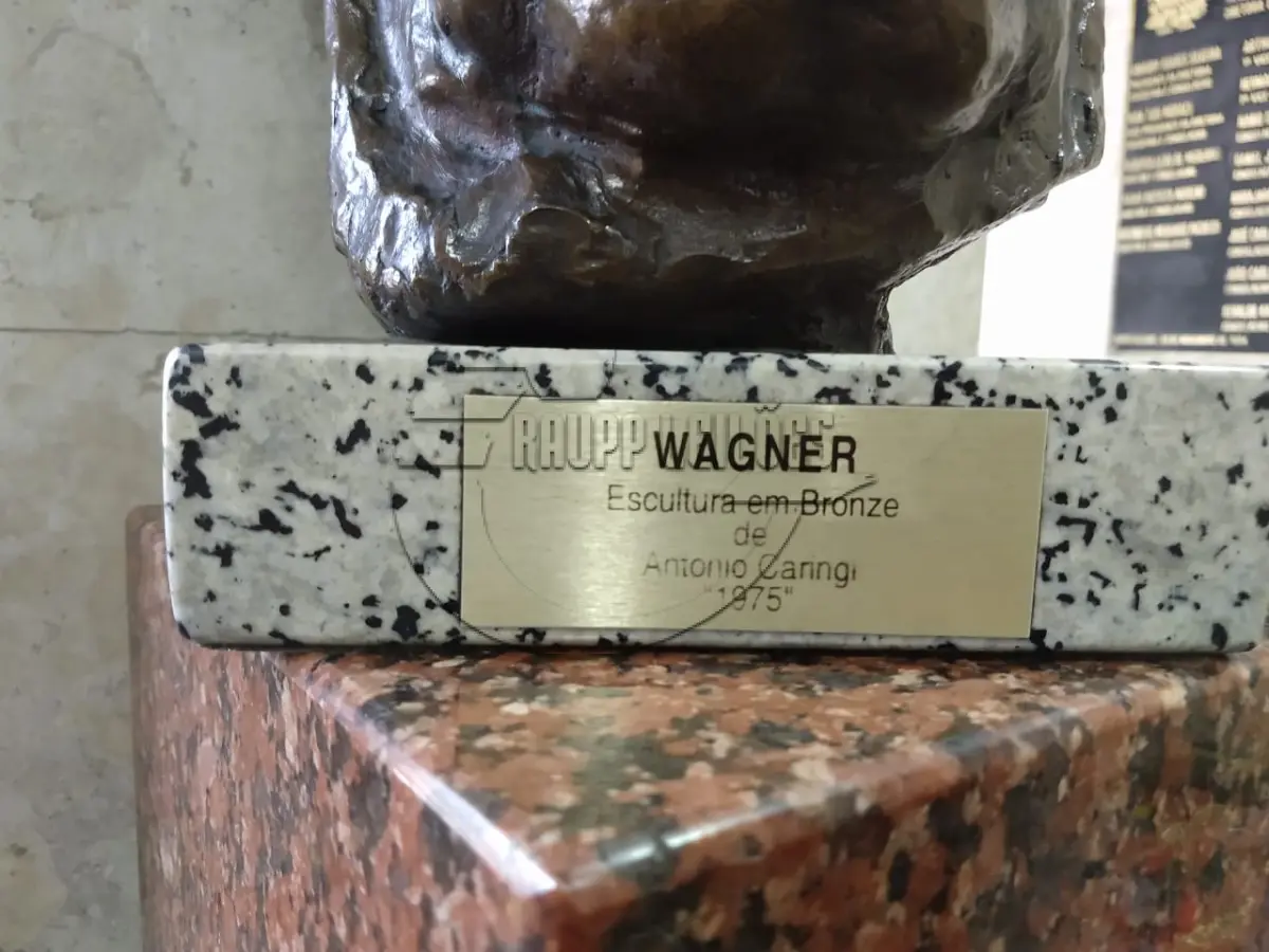 LOTE 006 - DUAS OBRAS DE ARTE DE ESCULTURAS EM BRONZE DENOMINADAS “BUSTO DE WAGNER” E “A CAMPONESA"