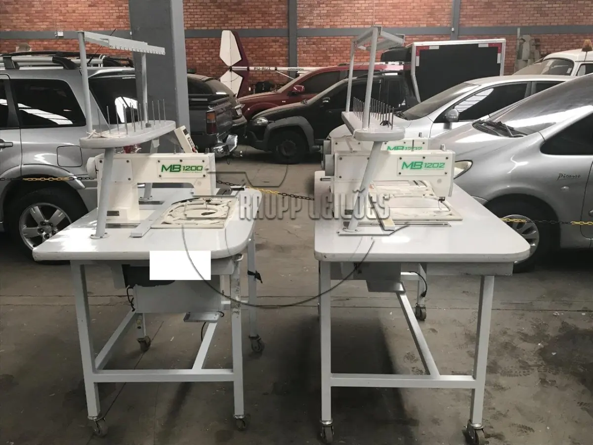 LOTE 032 - Duas máquinas de bordar industrial