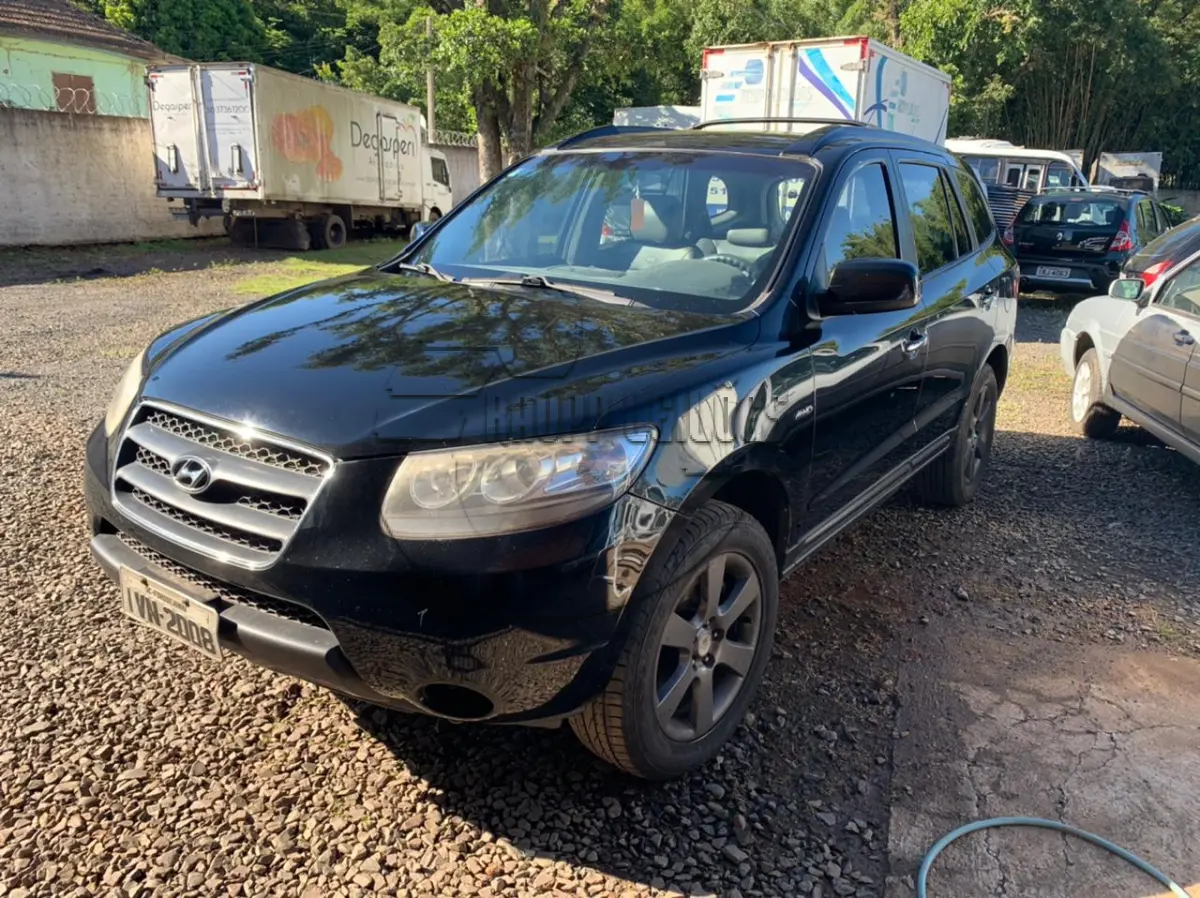 LOTE 012 - Um veículo Hyundai Santa Fé