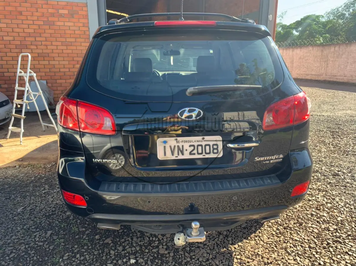 LOTE 012 - Um veículo Hyundai Santa Fé