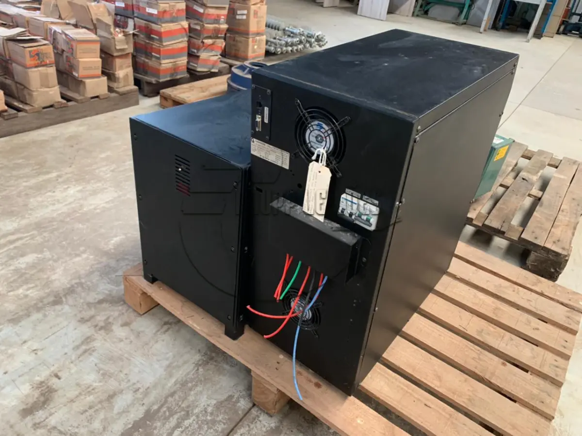 LOTE 021 - Um nobreak marca Logmaster
