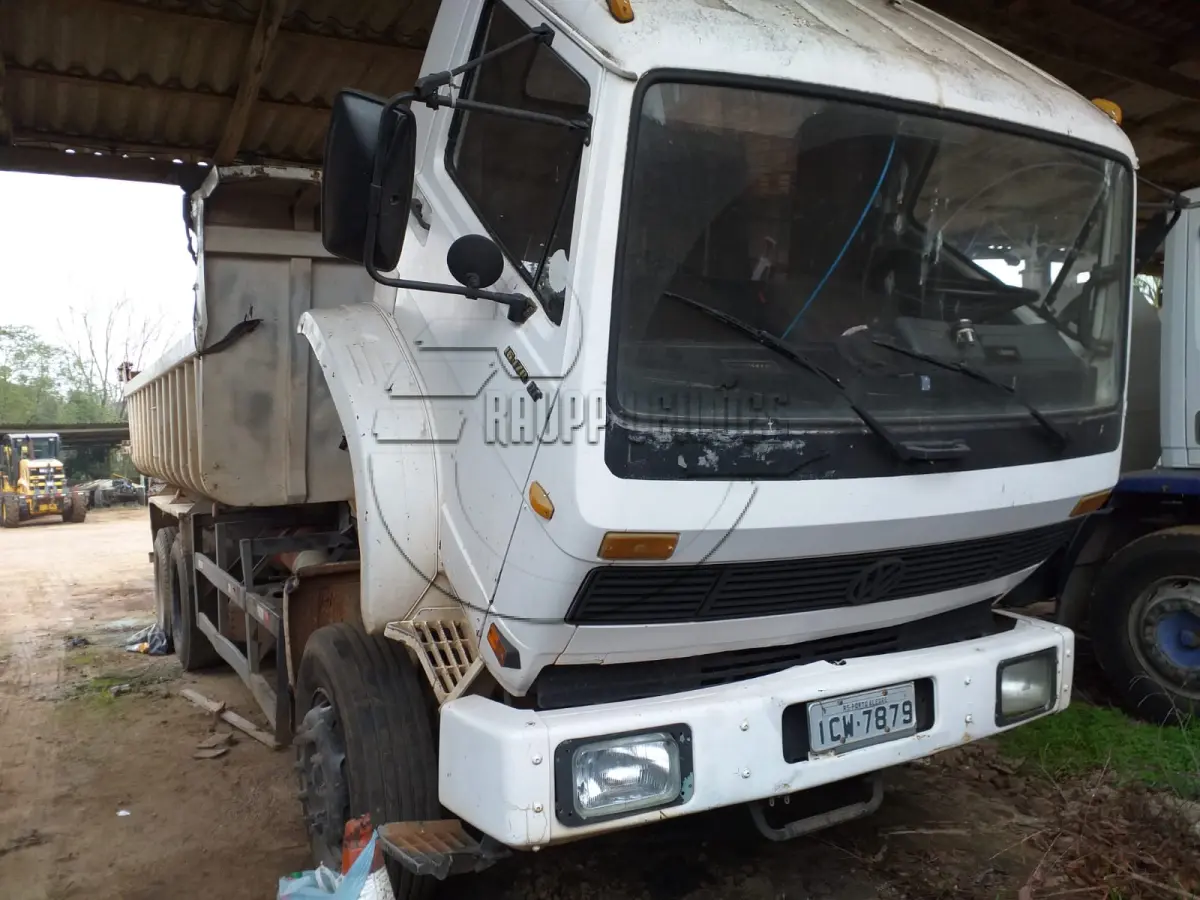 LOTE 004 - Um caminhão VW/16.170 BT