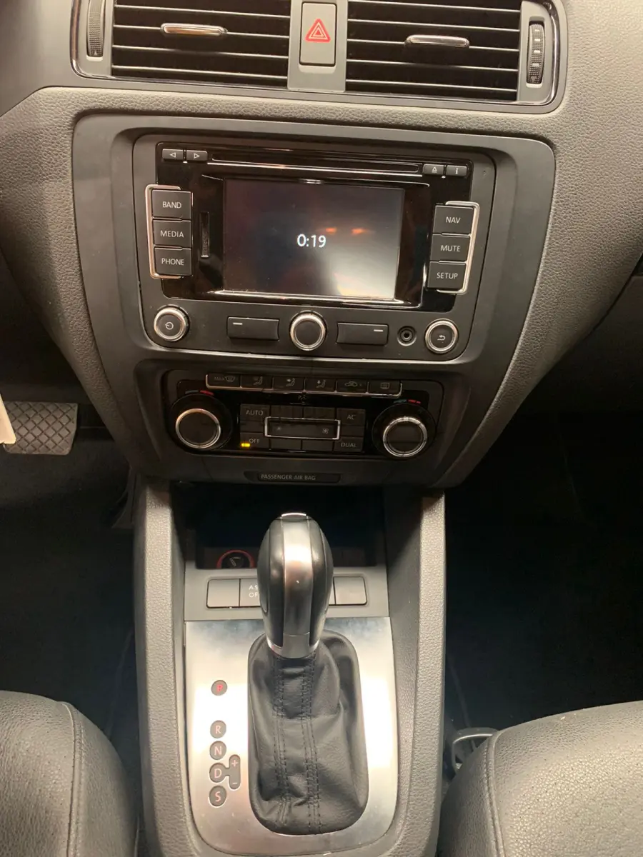 LOTE 022 - Um veículo marca I/VW JETTA 2.0