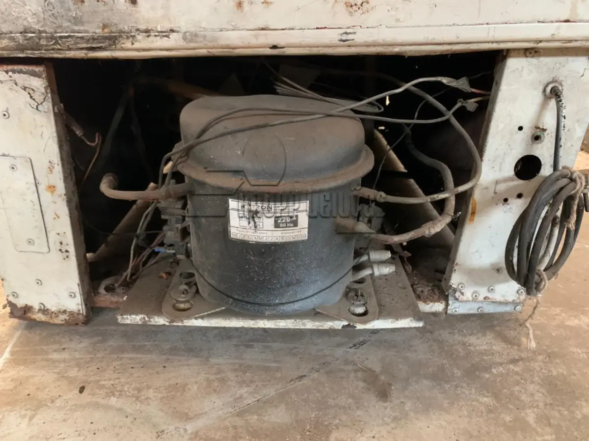 LOTE 022 - Um freezer horizontal